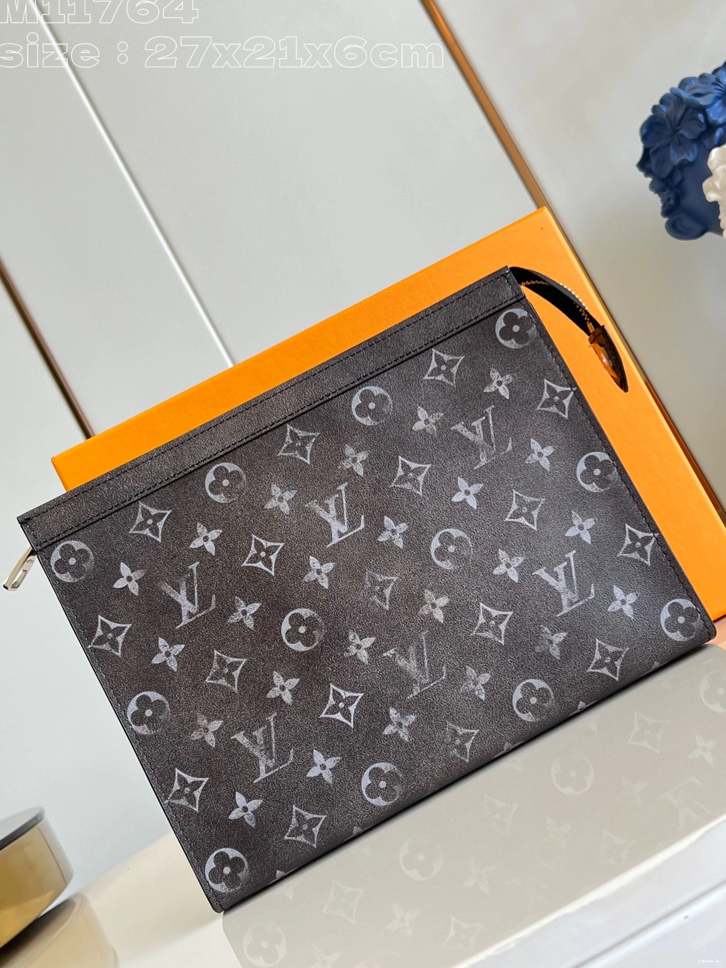 LOUIS VUITTON POCHETTE VOYAGE-27*21*6CM 0115